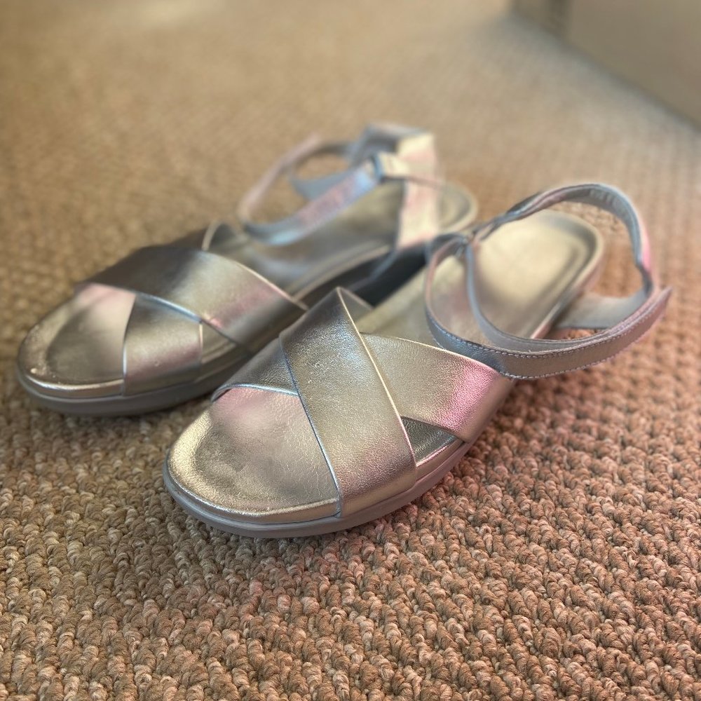 Munro Shoes | Silver Kid Leather Brinn Sandal - Women's 11